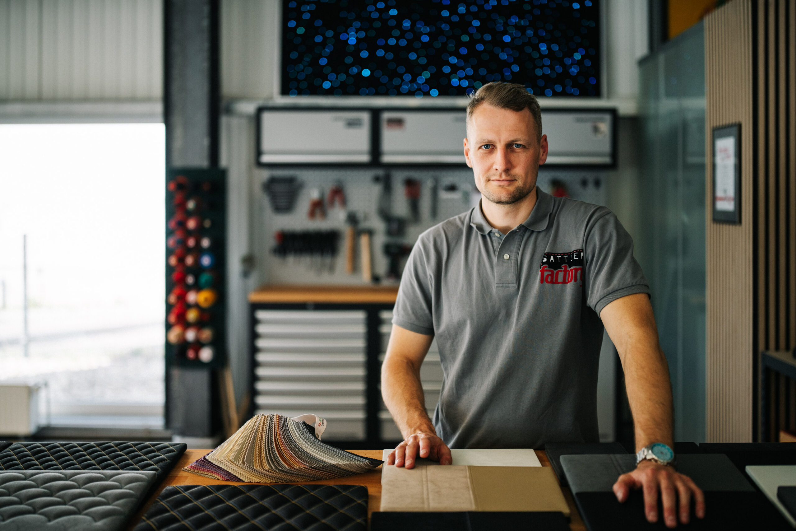 Sattlerei in Potsdam - Professionelle Sattlerarbeiten für Auto und Mottorräder - Sattler factory Brandenburg Berlin
